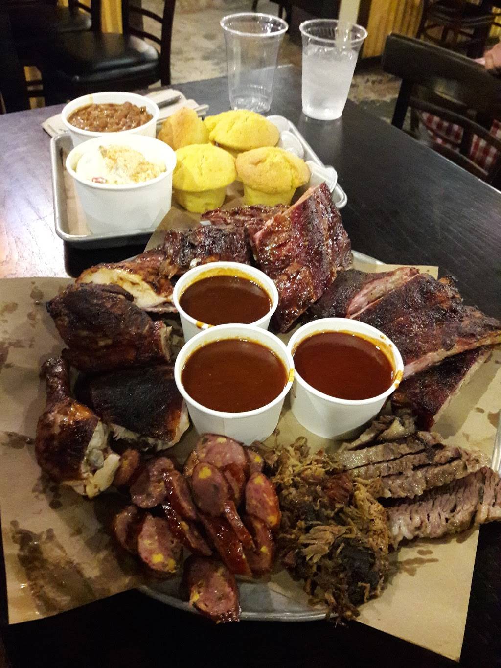 Armadillo Willys BBQ | restaurant | 878 Blossom Hill Rd, San Jose, CA 95123, USA | 4082247427 OR +1 408-224-7427