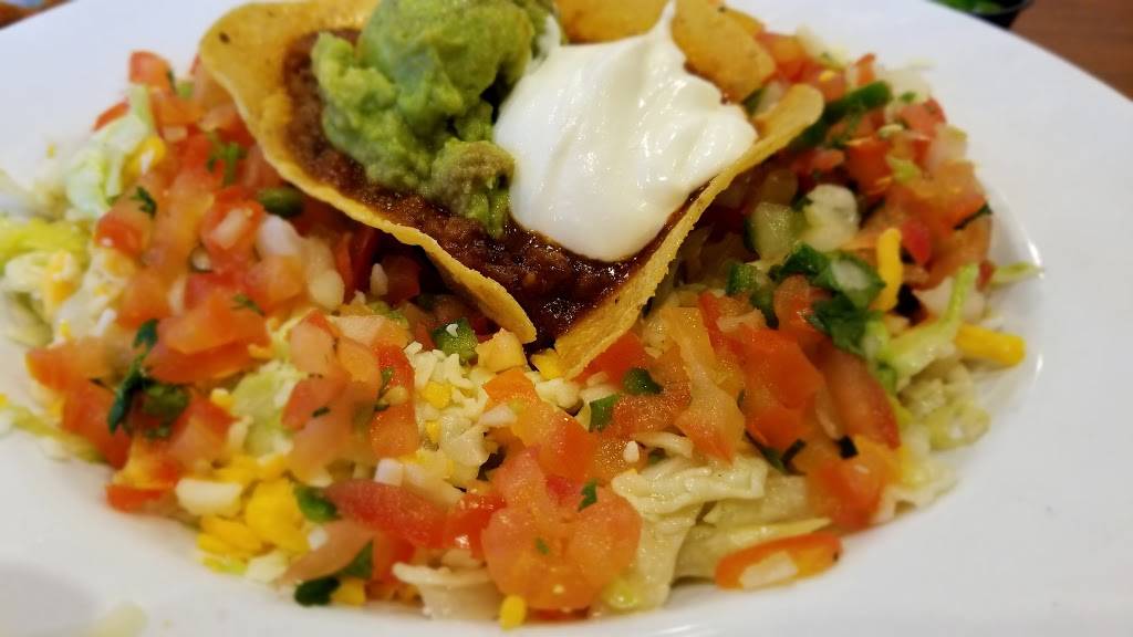 Hooters | restaurant | 600 N 1st St, Burbank, CA 91502, USA | 8188489464 OR +1 818-848-9464