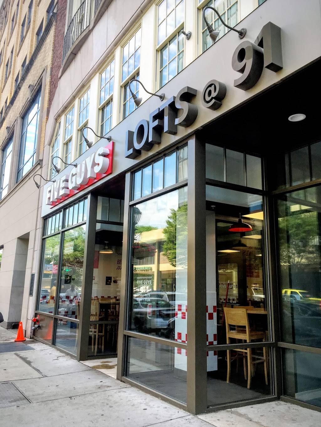 Five Guys | meal takeaway | 91 Church St, New Haven, CT 06510, USA | 2038595565 OR +1 203-859-5565