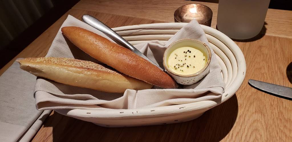 Small Batch | restaurant | 630 Old Country Rd, Garden City, NY 11530, USA | 5165488162 OR +1 516-548-8162