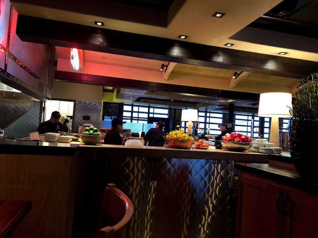 Redrock Canyon Grill | restaurant | 9221 Lake Hefner Pkwy, Oklahoma City, OK 73120, USA | 4057491995 OR +1 405-749-1995