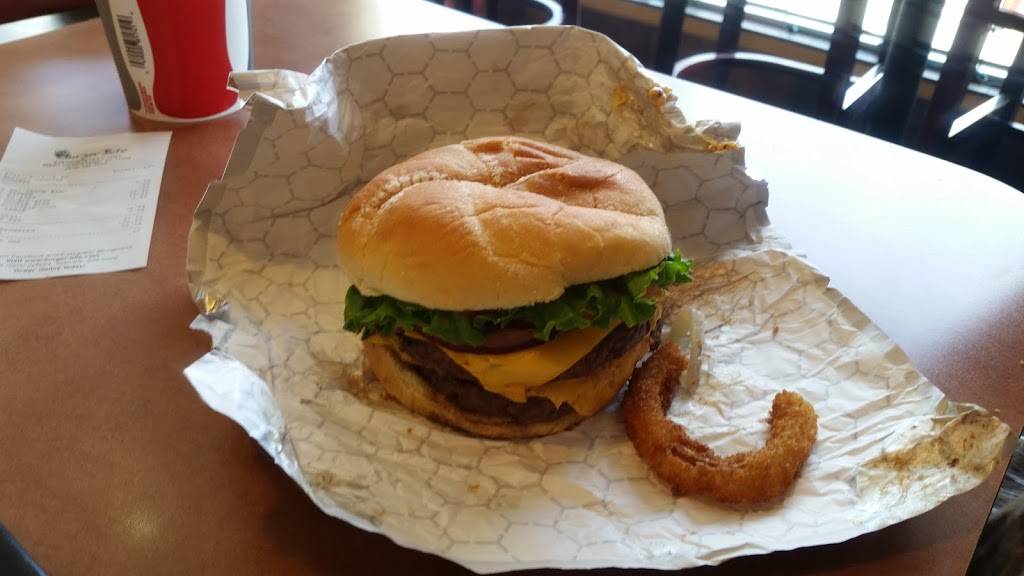 Burger Bite | restaurant | 616 Hempstead Turnpike, West Hempstead, NY 11552, USA | 5162923777 OR +1 516-292-3777