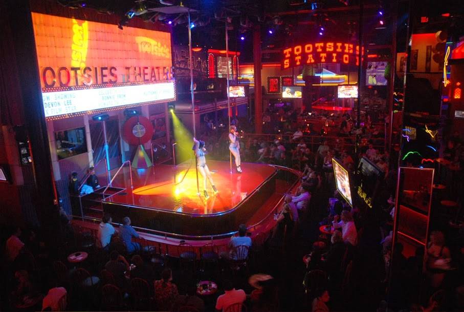 Tootsies Cabaret | restaurant | 4546, 150 NW 183rd St, Miami, FL 33169, USA | 3056515822 OR +1 305-651-5822