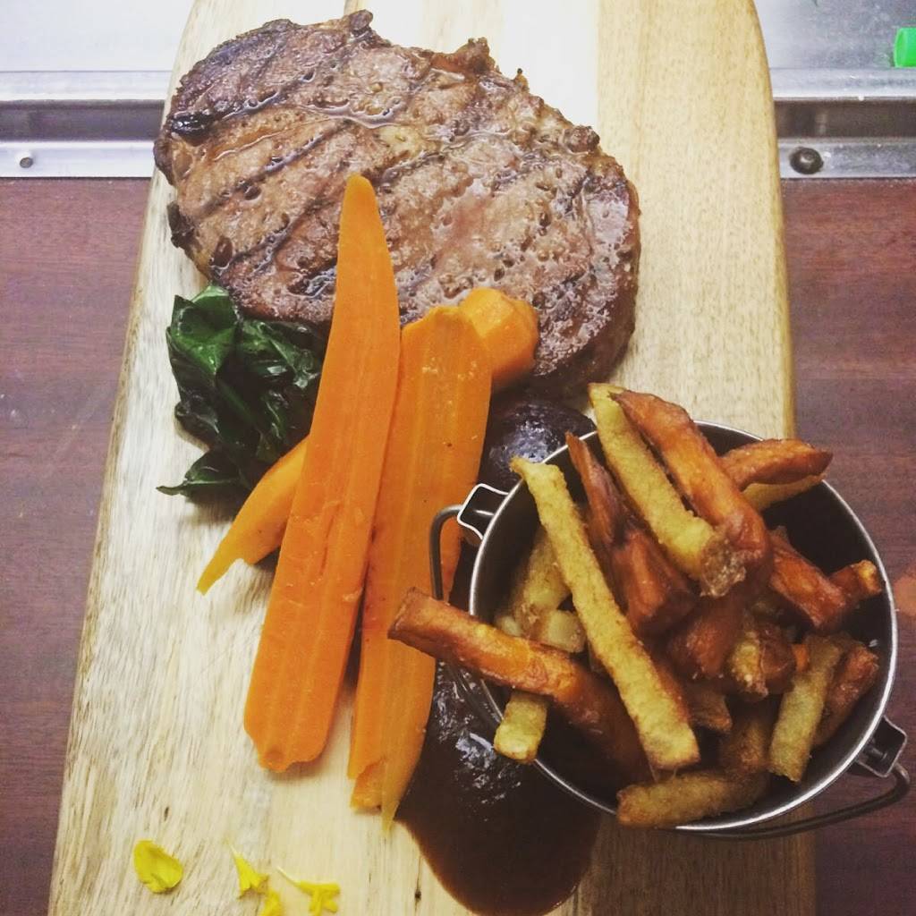 Marron Bistro | restaurant | 948 Eglinton Ave W, Toronto, ON M6C 2C5, Canada | 4167840128 OR +1 416-784-0128