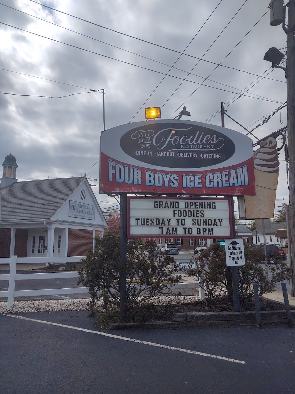 Foodies | restaurant | 3 Tennent Ave, Englishtown, NJ 07726, USA | 7325903030 OR +1 732-590-3030