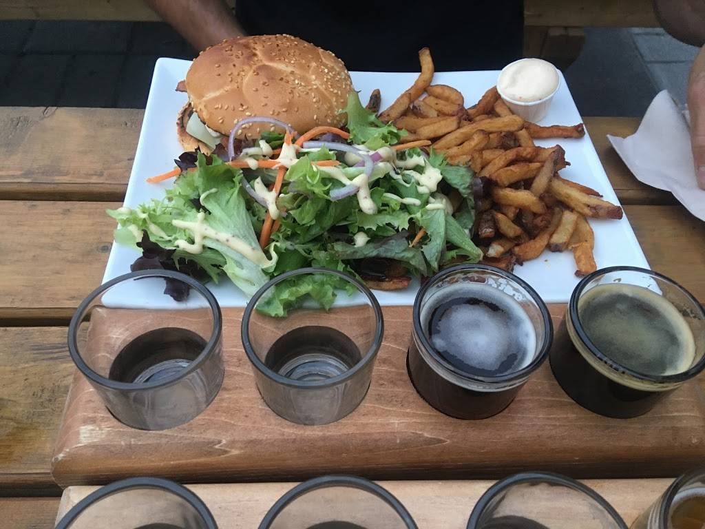 Microbrasserie LHermite | restaurant | 187 Rue Notre Dame E, Victoriaville, QC G6P 3Z8, Canada | 8196043875 OR +1 819-604-3875