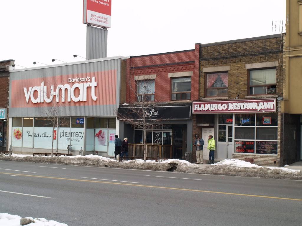 Flamingo Restaurant | restaurant | 2104 Danforth Ave, Toronto, ON M4C 1J9, Canada | 4164223710 OR +1 416-422-3710