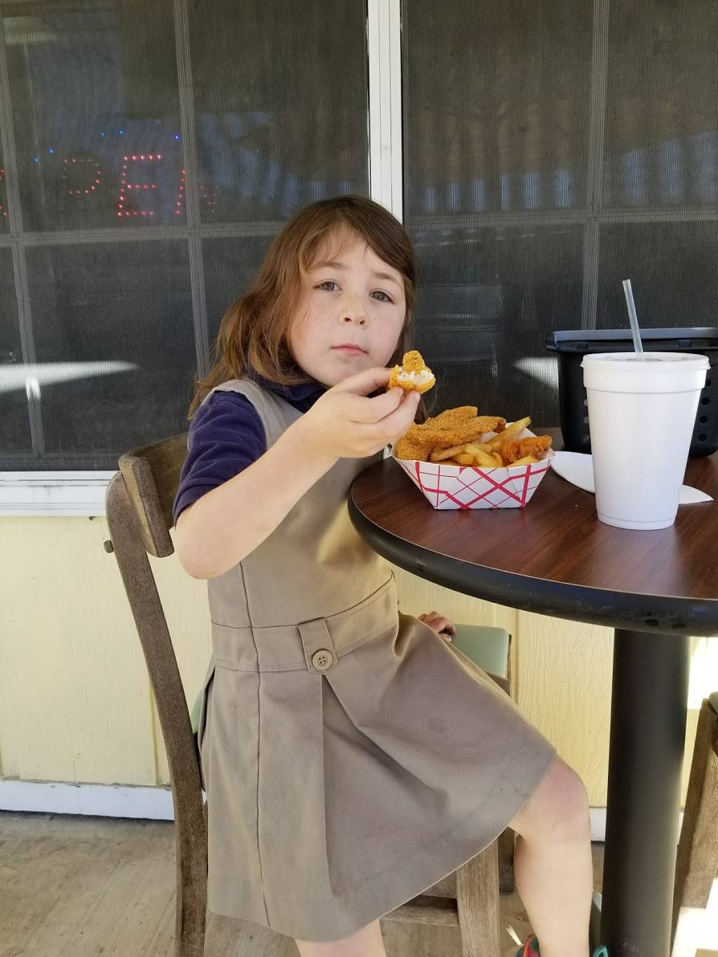 Le Cafe | cafe | 124 Rees St, Breaux Bridge, LA 70517, USA | 3373322500 OR +1 337-332-2500