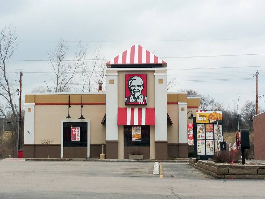 KFC | restaurant | 3927 Center Point Rd NE, Cedar Rapids, IA 52402, USA | 3193932123 OR +1 319-393-2123