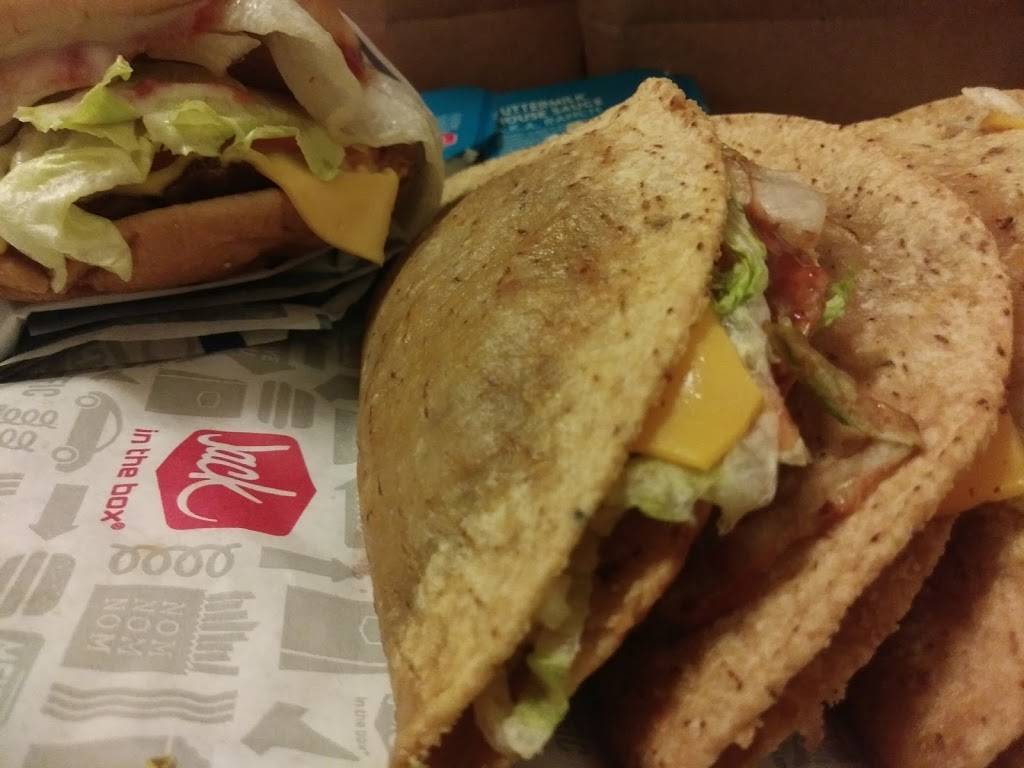 Jack in the Box | restaurant | 3111 W Florida Ave, Hemet, CA 92545, USA | 9517668890 OR +1 951-766-8890