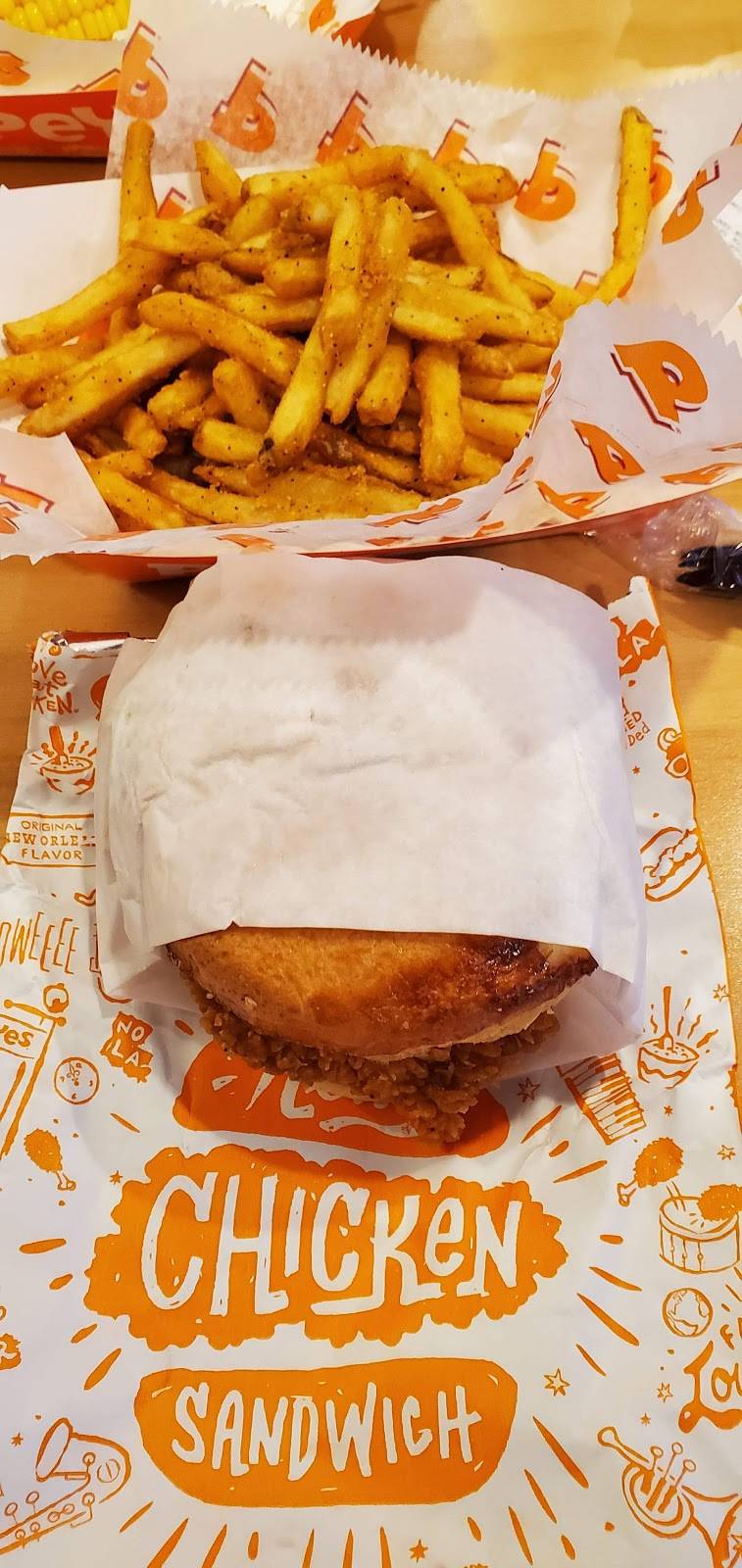 Popeyes Louisiana Kitchen | restaurant | 832 W Johnson St, Fond du Lac, WI 54935, USA | 9202668046 OR +1 920-266-8046