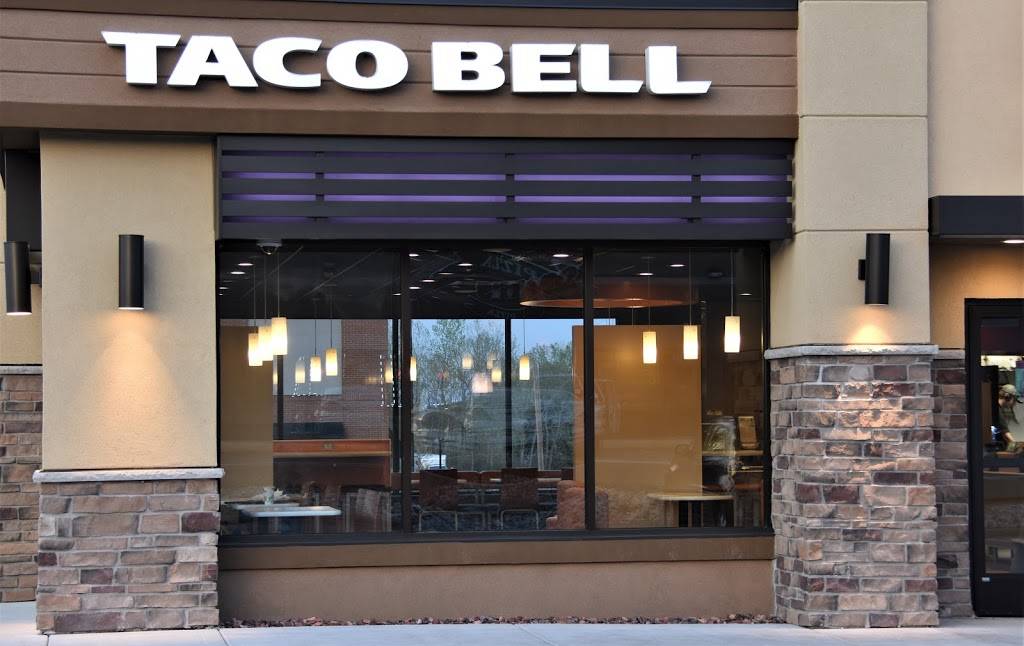 Taco Bell | meal takeaway | 280 Edwards Blvd, Lake Geneva, WI 53147, USA | 2622490448 OR +1 262-249-0448