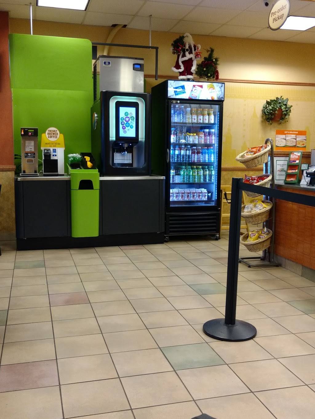 Subway | restaurant | 3085 Bathurst St. @Lawrence Worth Plaza Bathurst St. North of Lawrence, Toronto, ON M6A 2A3, Canada | 4168408384 OR +1 416-840-8384