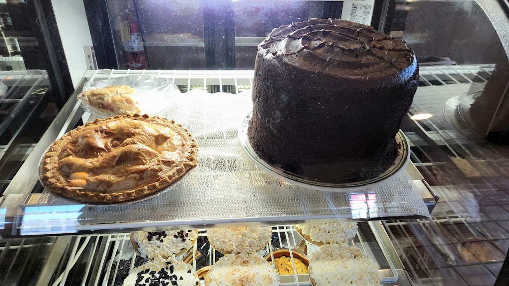 Lumberjacks Restaurant - Susanville | restaurant | 2795 Main St, Susanville, CA 96130, USA | 5302521115 OR +1 530-252-1115