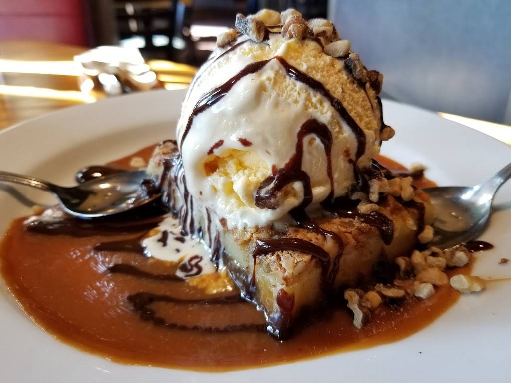 Chilis Grill & Bar | meal takeaway | 2015 Birch Rd Ste 2400, Chula Vista, CA 91915, USA | 6194825551 OR +1 619-482-5551