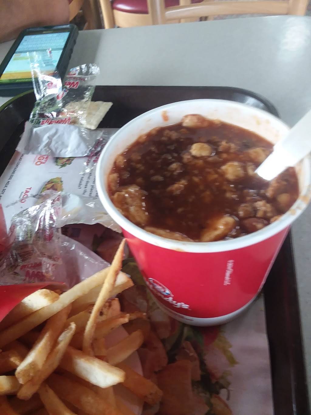 Wendys | restaurant | 10332 S Clare Ave, Clare, MI 48617, USA | 9893863311 OR +1 989-386-3311