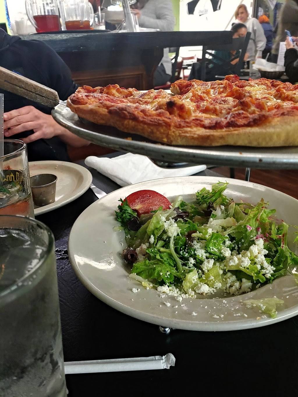 Dobros Restaurant | restaurant | 658 W New York Ave, DeLand, FL 32720, USA | 3862790003 OR +1 386-279-0003