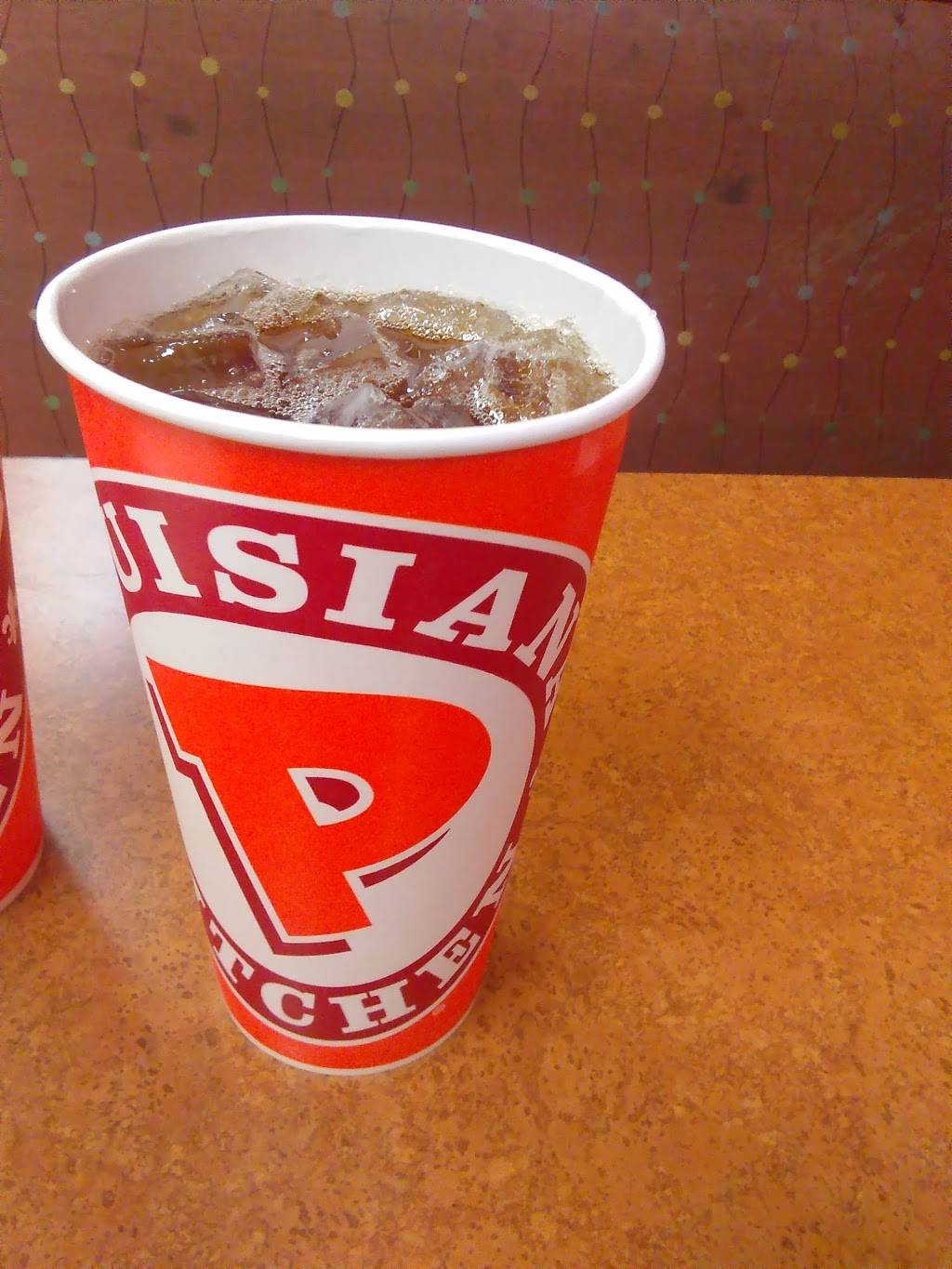 Popeyes Louisiana Kitchen | restaurant | 1660 W Hanford Armona Rd, Hanford, CA 93230, USA | 5595851731 OR +1 559-585-1731