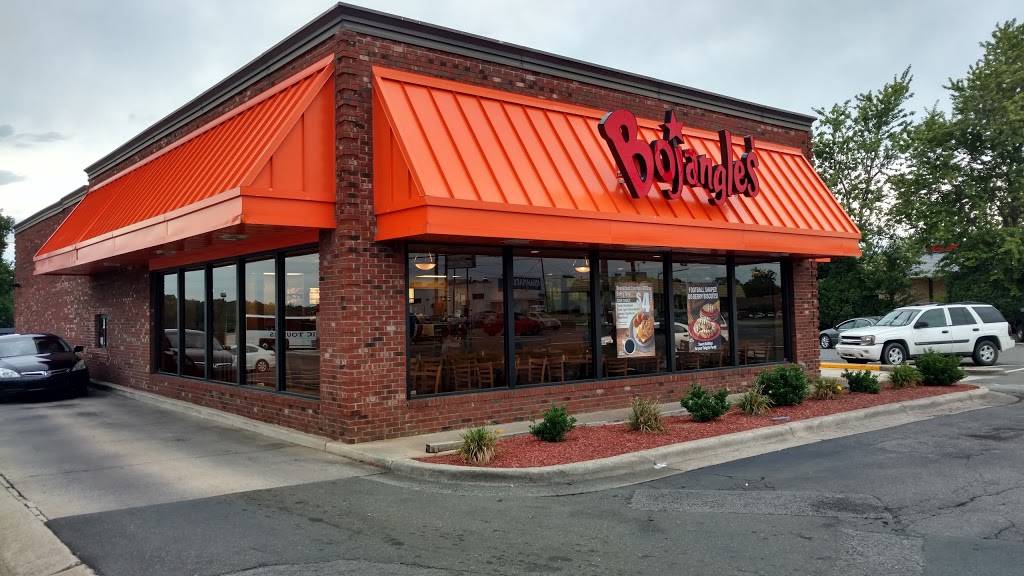 Bojangles Famous Chicken n Biscuits | restaurant | 2403 Maple Ave, Burlington, NC 27215, USA | 3362278750 OR +1 336-227-8750