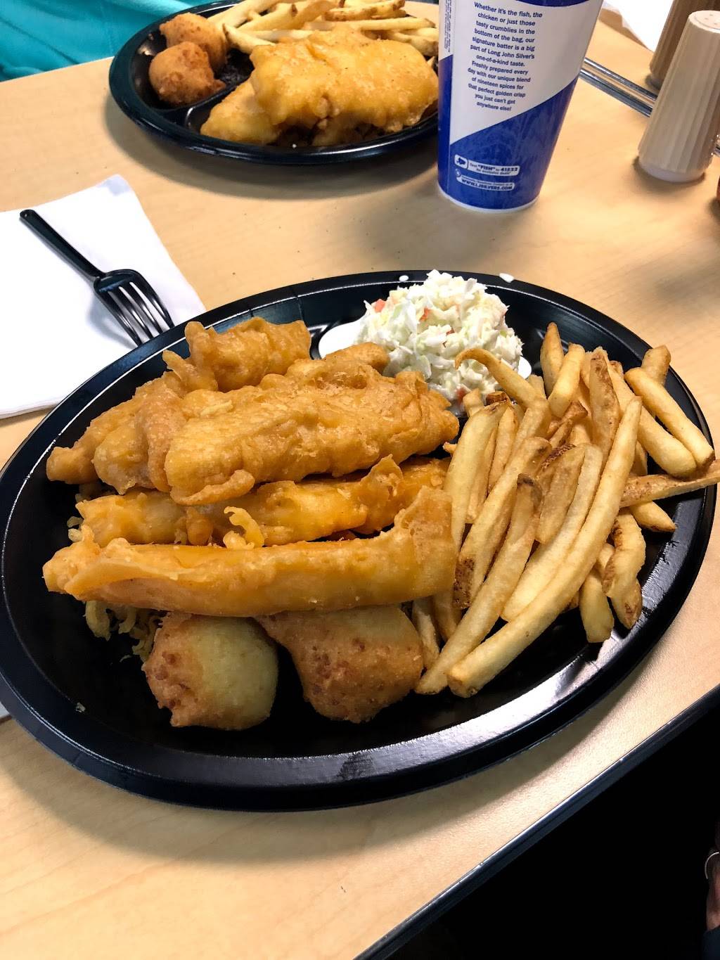 Long John Silvers | restaurant | 1224 E Edwardsville Rd, Wood River, IL 62095, USA | 6182543457 OR +1 618-254-3457
