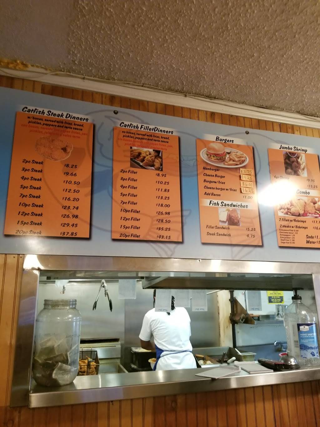 Whiskers Fish and Burgers | meal takeaway | 1702 Singleton Blvd, Dallas, TX 75212, USA | 2149393474 OR +1 214-939-3474