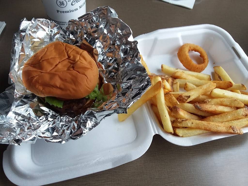 Cook Out | restaurant | 131 University Plaza Dr, Martin, TN 38237, USA | 8665470011 OR +1 866-547-0011