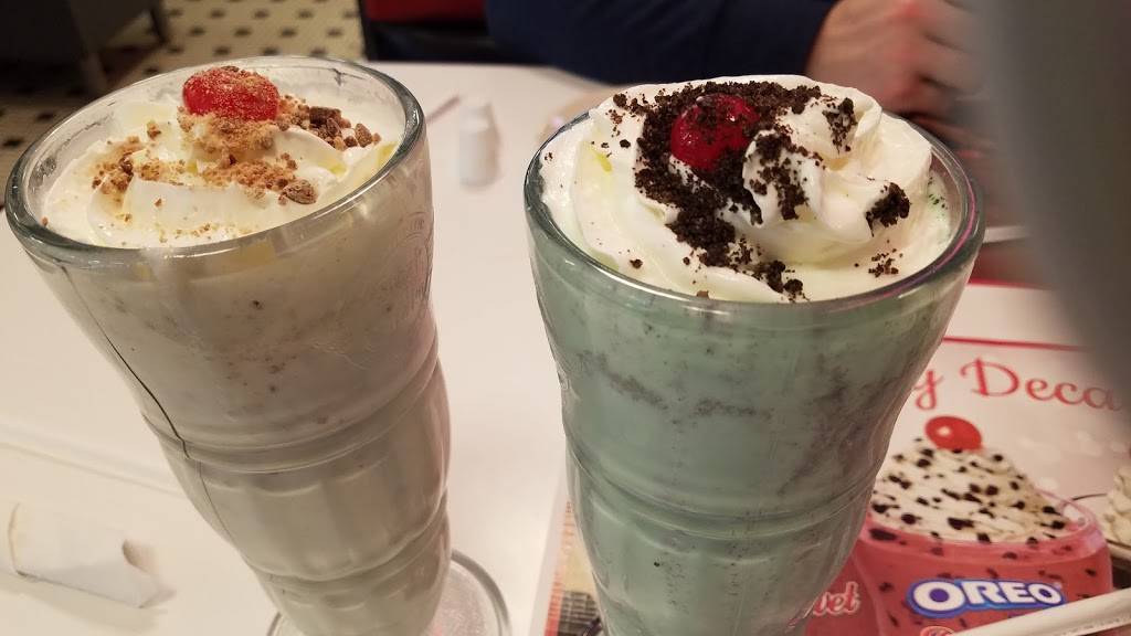 Steak n Shake | restaurant | 675 Meacham Rd, Elk Grove Village, IL 60007, USA | 8475241850 OR +1 847-524-1850