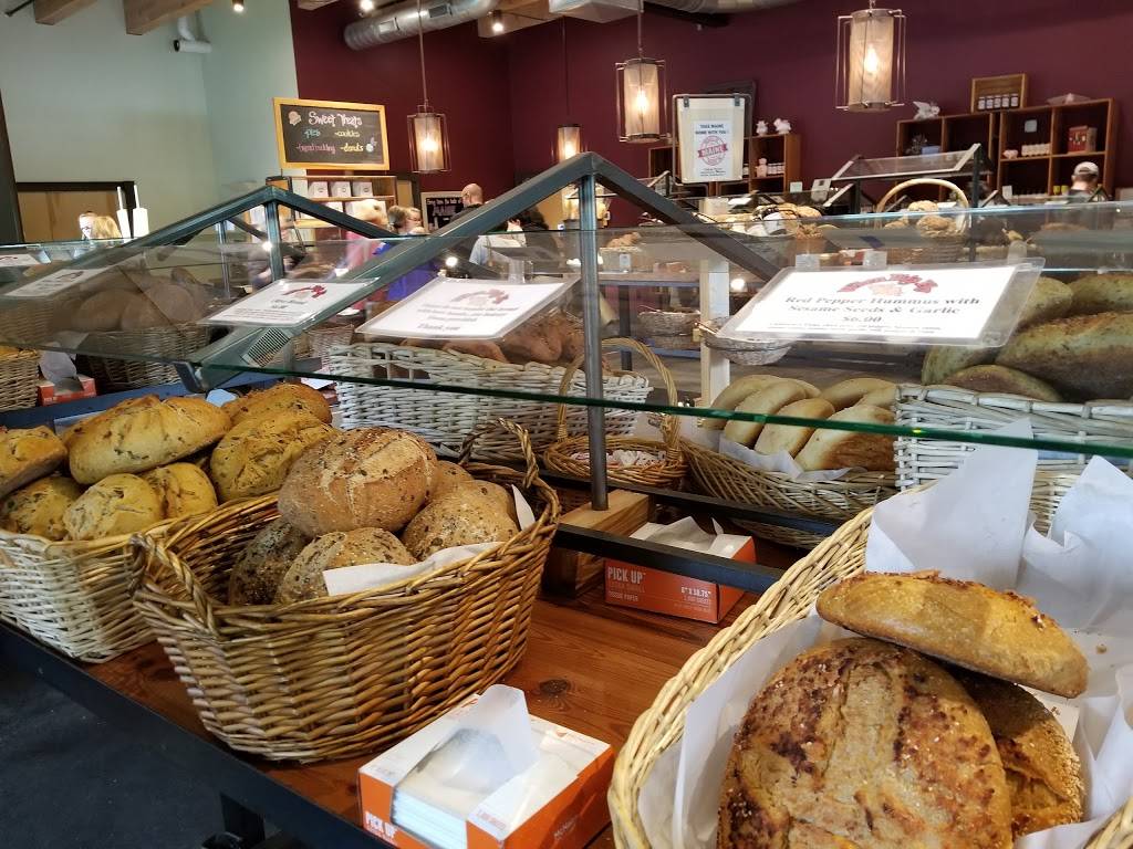 When Pigs Fly Restaurant & Pizzeria | bakery | 460 US-1, Kittery, ME 03904, USA | 2074387036 OR +1 207-438-7036