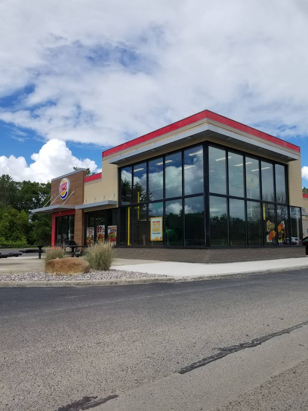 Burger King | restaurant | 4011 Club Rd, Indian River, MI 49749, USA | 2312382600 OR +1 231-238-2600