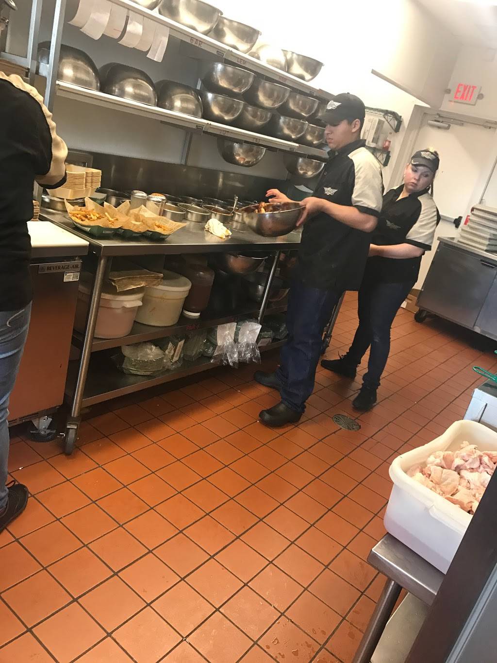 Wingstop | restaurant | 2410 Duncanville RD, #108 & 109, Dallas, TX 75211, USA | 2143379464 OR +1 214-337-9464