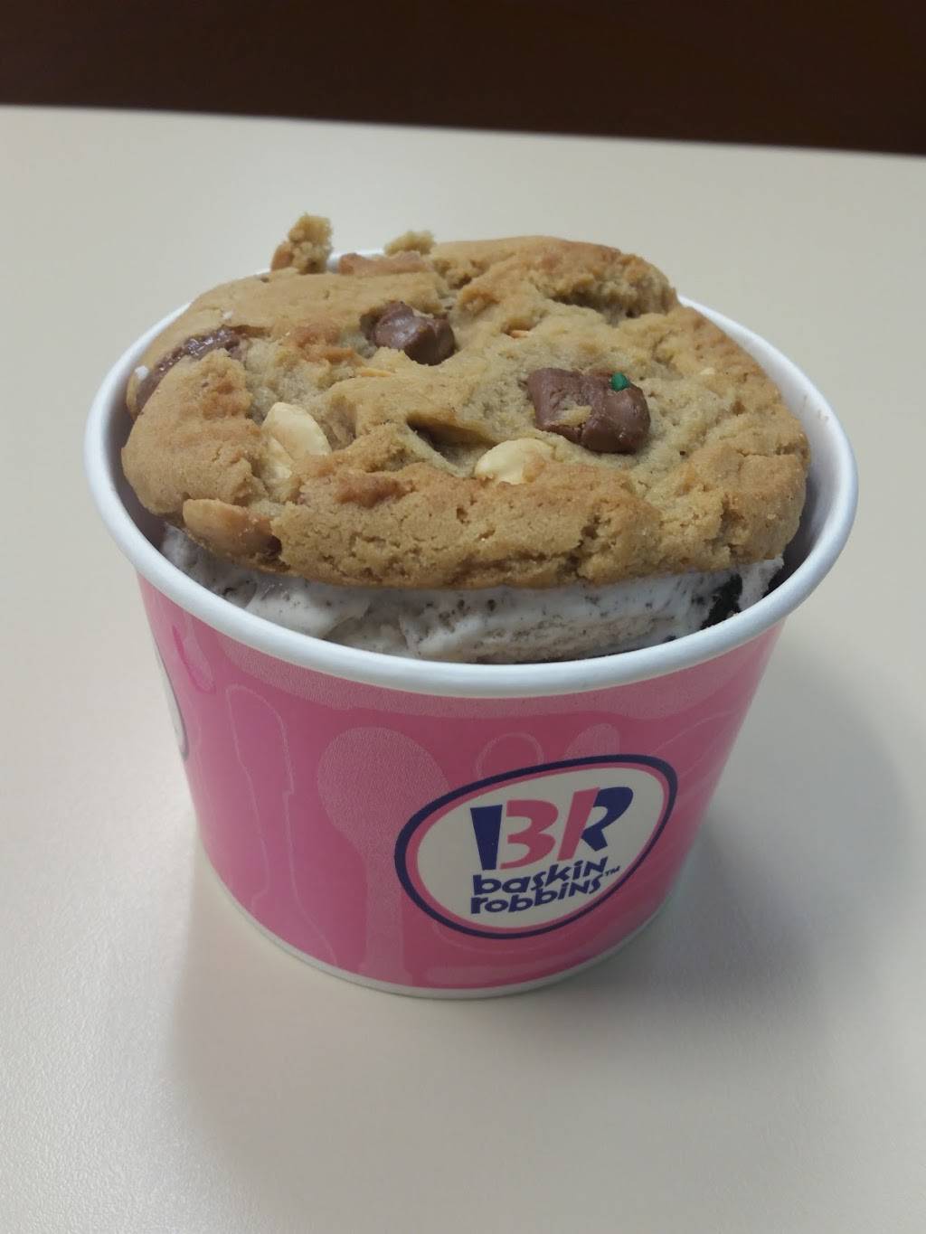 Dunkin | bakery | 366 W Main St, Leola, PA 17540, USA | 7176568040 OR +1 717-656-8040