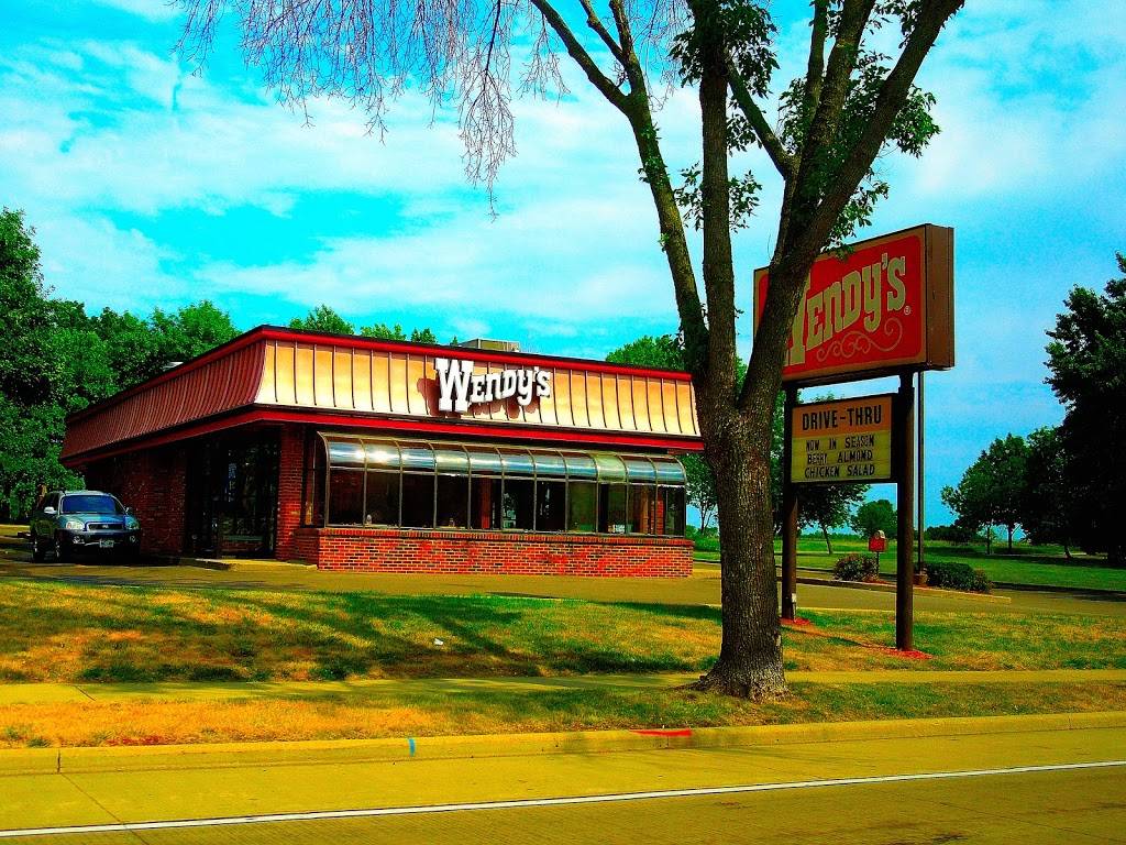 Wendys | restaurant | 3910 E Washington Ave, Madison, WI 53704, USA | 6082441999 OR +1 608-244-1999