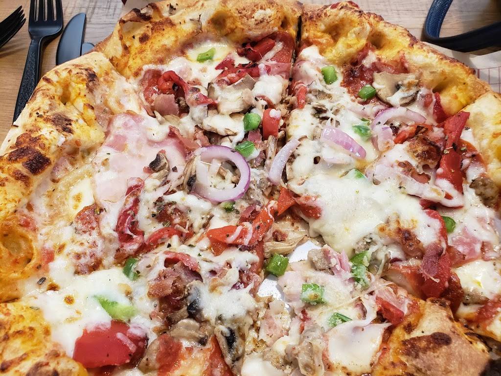 MOD Pizza | restaurant | 160 W Town Square Way #100, Oak Creek, WI 53154, USA | 2623300027 OR +1 262-330-0027