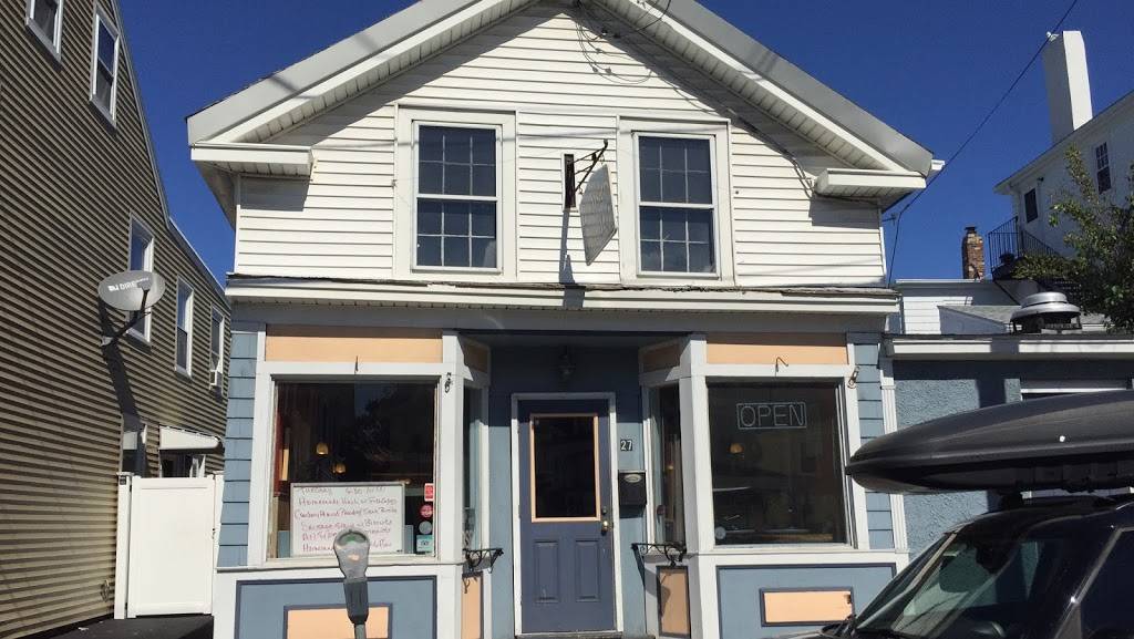 Two Sisters Coffee Shop | restaurant | 27 Washington St, Gloucester, MA 01930, USA | 9782813378 OR +1 978-281-3378