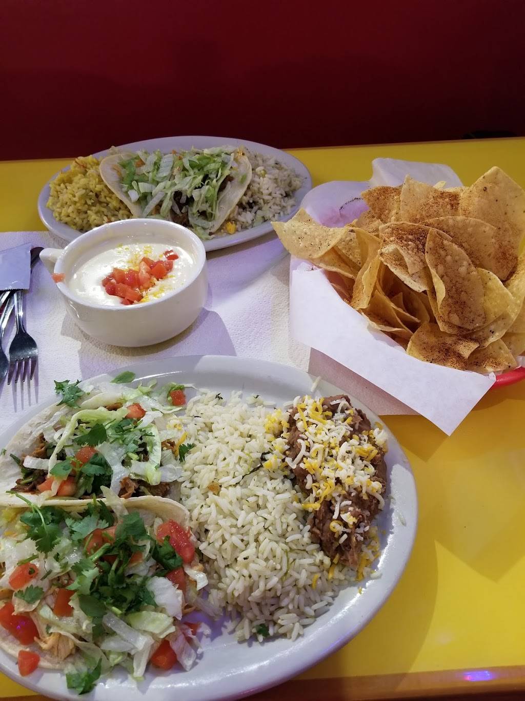 Fuzzys Taco Shop | restaurant | 8909 W 95th St, Overland Park, KS 66212, USA | 9132912056 OR +1 913-291-2056