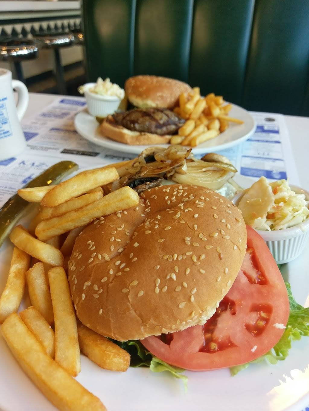 Tillys | restaurant | 34 Raceway Rd, Monticello, NY 12701, USA | 8457946540 OR +1 845-794-6540