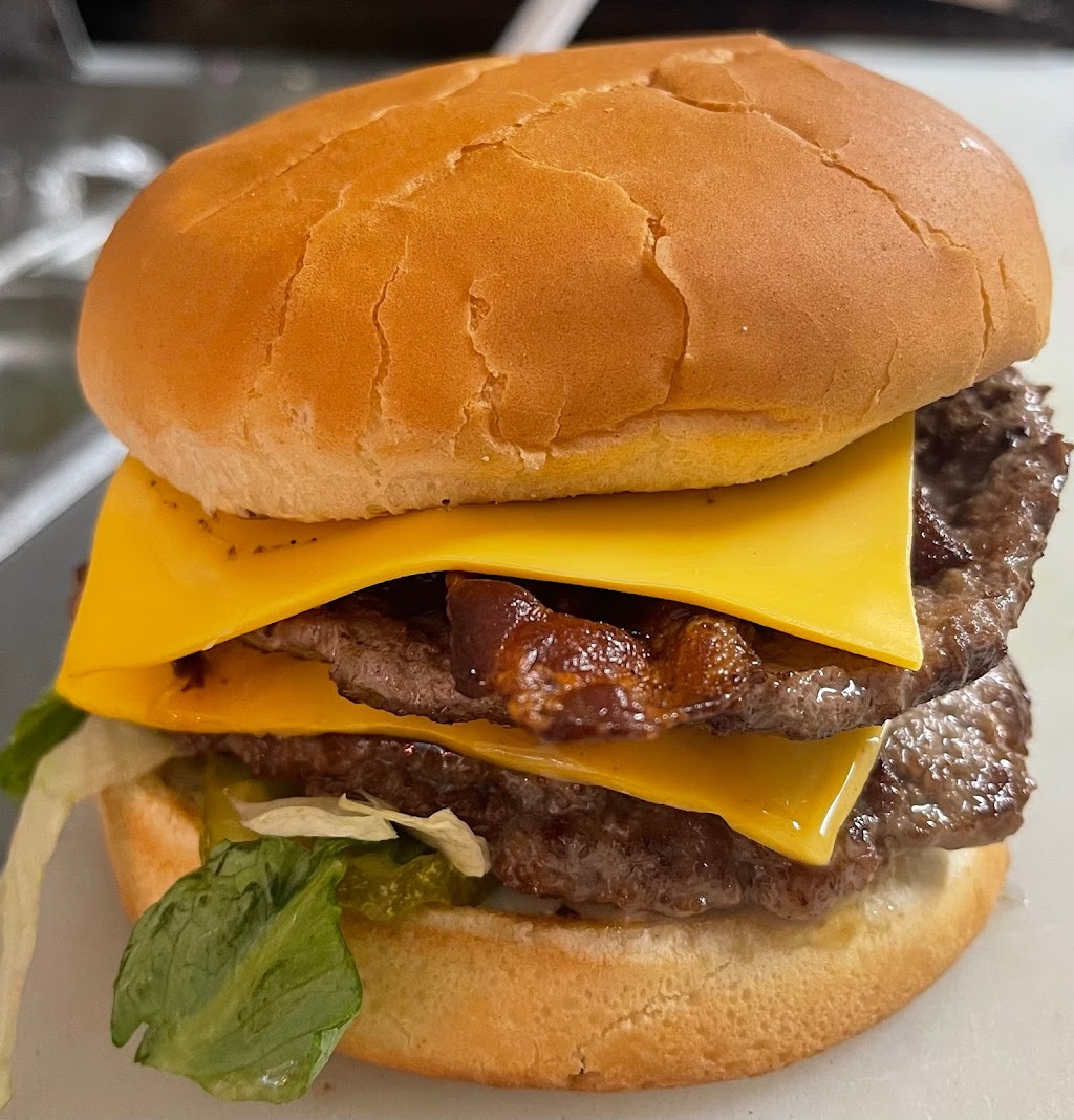 Serv-A-Burger | restaurant | 907 Fifth Ave, Sandpoint, ID 83864, USA | 2082636620 OR +1 208-263-6620