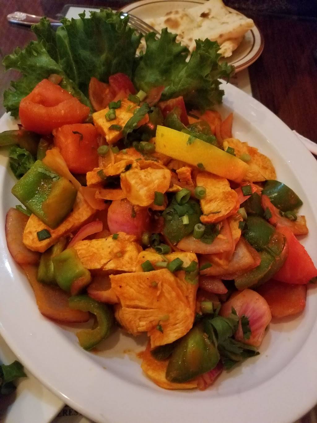 Everest Cafe & Bar | restaurant | 4145 Manchester Ave, St. Louis, MO 63110, USA | 3145314800 OR +1 314-531-4800