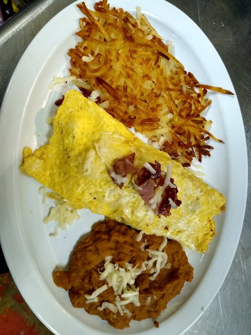 Dos Bros Mexican Kitchen | restaurant | 3012 Lee Trevino Dr #3000, El Paso, TX 79936, USA | 9152511327 OR +1 915-251-1327