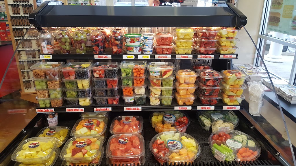 Crossroads IGA | restaurant | 2560 Mount Victor Ln, Bowling Green, KY 42103, USA | 2707813059 OR +1 270-781-3059