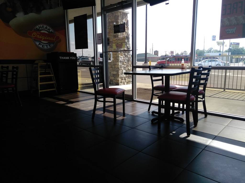 Sneaky Petes Hotdogs | restaurant | 2230 Village Dr, Moody, AL 35004, USA | 2056401102 OR +1 205-640-1102