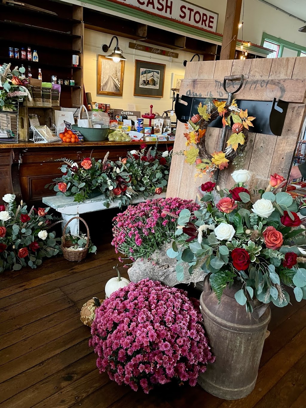 The Curly Maple | restaurant | 174 W Main St, Monterey, VA 24465, USA | 5404681250 OR +1 540-468-1250