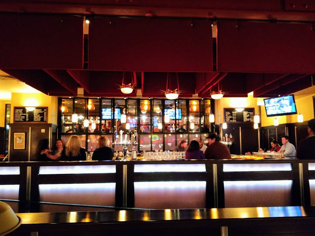 Jacksons Mighty Fine Food and Lucky Lounge | restaurant | 11927 Democracy Dr, Reston, VA 20190, USA | 7034370800 OR +1 703-437-0800