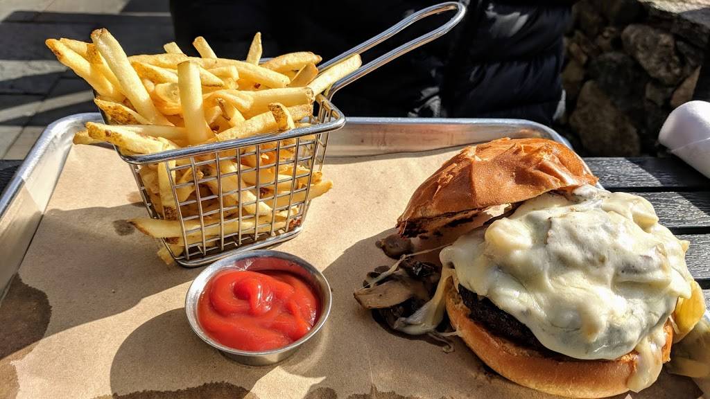 Market Place Kitchen and Bar | restaurant | 641 Main St S, Woodbury, CT 06798, USA | 2035861215 OR +1 203-586-1215