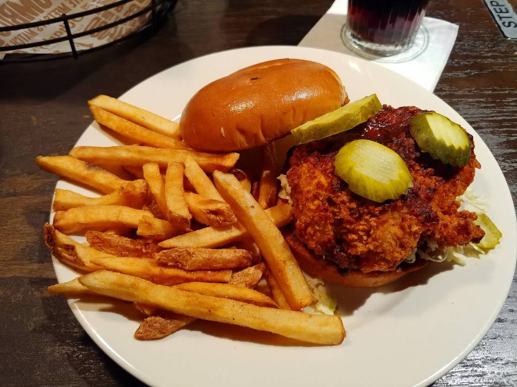 OCharley’s Restaurant & Bar | restaurant | 2204 State Hwy K, OFallon, MO 63368, USA | 6363799700 OR +1 636-379-9700