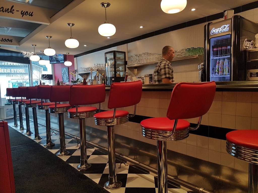 The Donlands Diner | restaurant | 417 Donlands Ave, East York, ON M4J 3S3, Canada | 4164218500 OR +1 416-421-8500