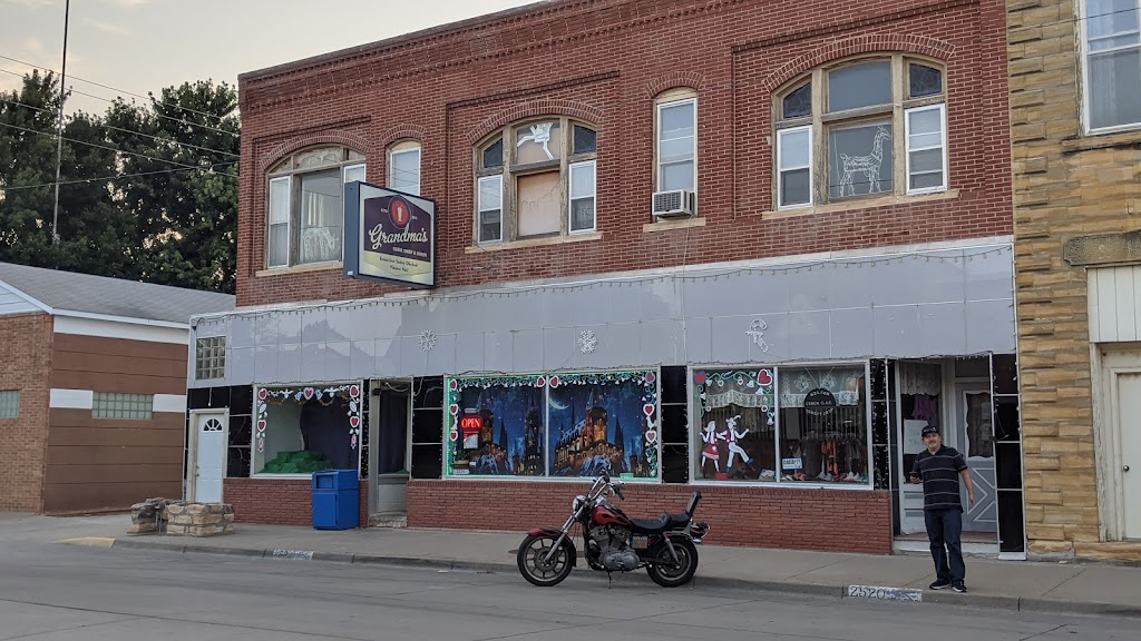 Grandmas Soda Shop & Diner | restaurant | 2524 Avenue E, Wilson, KS 67490, USA | 7856582200 OR +1 785-658-2200