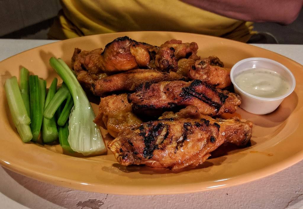 Fish & Slips Marina Raw Bar & Grill | restaurant | 10 Crawford Pkwy, Portsmouth, VA 23704, USA | 7579986631 OR +1 757-998-6631