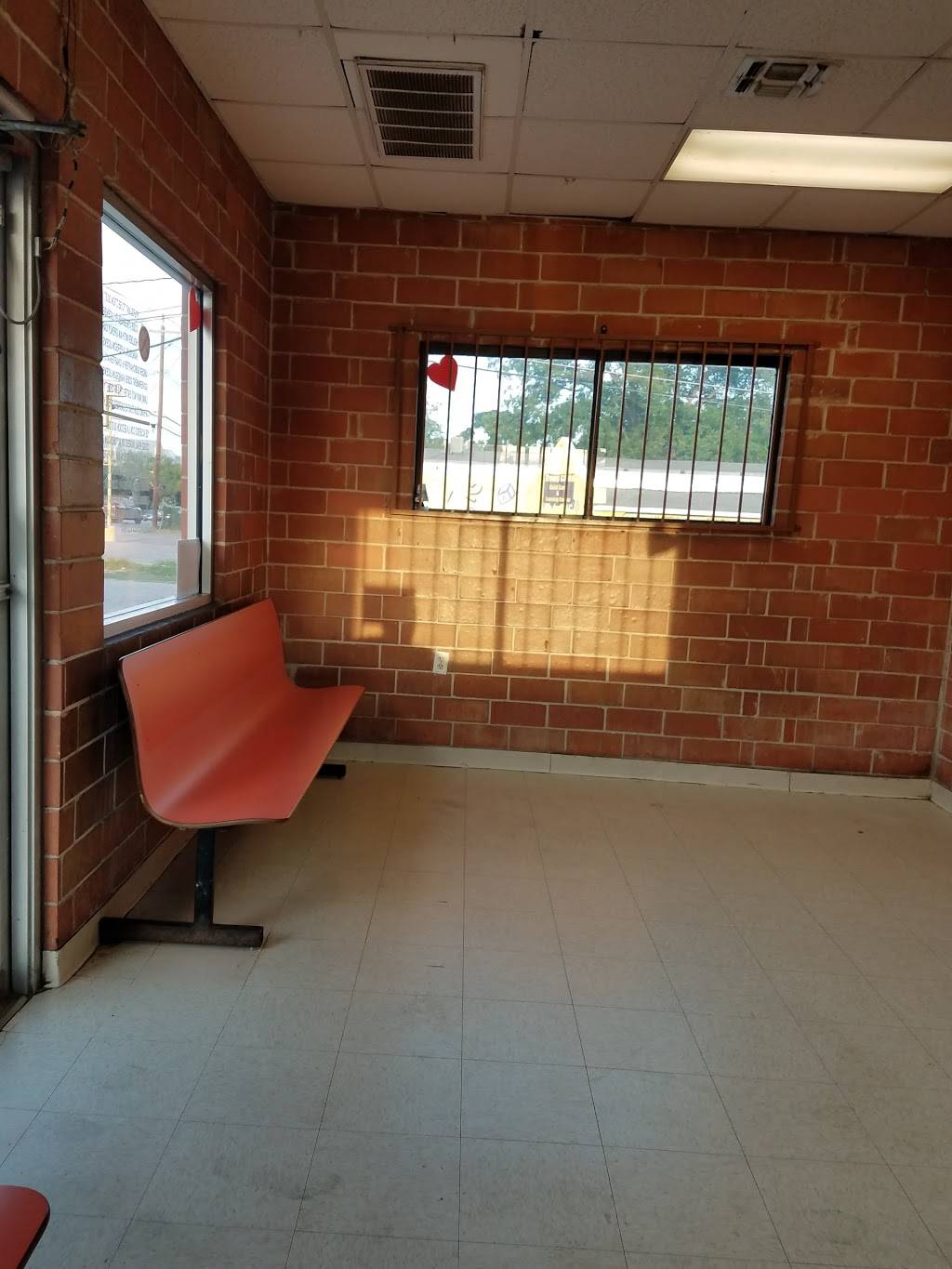 Freds Fish Fry | restaurant | 3418 Culebra Rd, San Antonio, TX 78228, USA | 2104324288 OR +1 210-432-4288