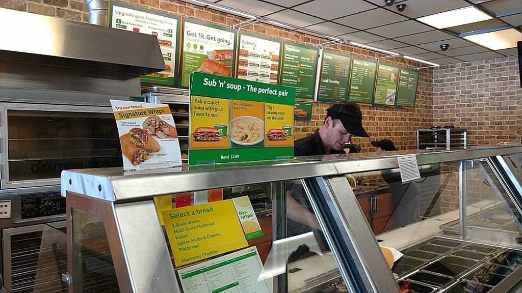 Subway | restaurant | 1740 44th St SW #8, Wyoming, MI 49509, USA | 6165303950 OR +1 616-530-3950